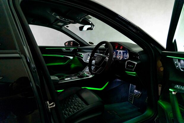 Audi RS6 AVANT TFSI QUATTRO CARBON BLACK. FULL ASH. BLACK PACKAGE PLUS. RS PACKAGE. 3