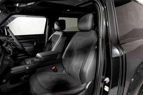 Land Rover Defender 90 V8. URBAN WIDETRACK KIT. MILLTEK EXHAUST. FIXED SIDE STEPS. PANO ROOF. 17