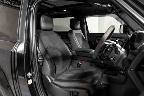 Land Rover Defender 90 V8. URBAN WIDETRACK KIT. MILLTEK EXHAUST. FIXED SIDE STEPS. PANO ROOF. 15