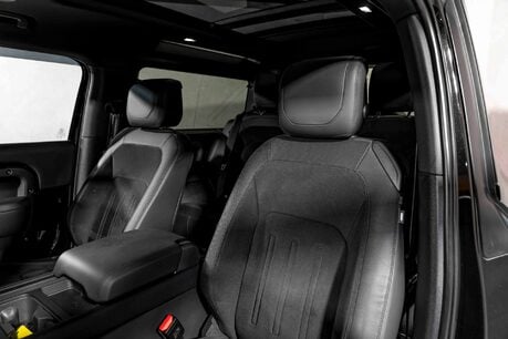 Land Rover Defender 90 V8. URBAN WIDETRACK KIT. MILLTEK EXHAUST. FIXED SIDE STEPS. PANO ROOF. 18