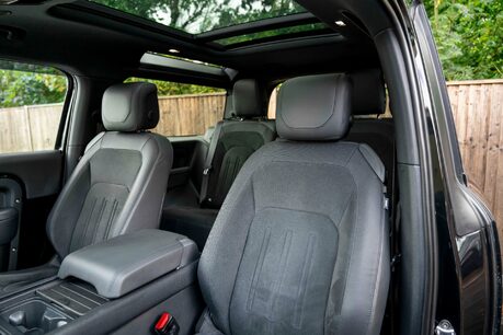 Land Rover Defender V8. URBAN WIDETRACK KIT. MILLTEK EXHAUST. FIXED SIDE STEPS. PANO ROOF. 11