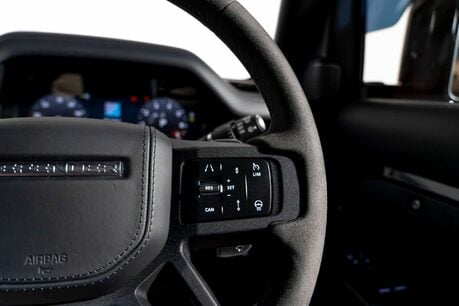 Land Rover Defender 90 V8. URBAN WIDETRACK KIT. MILLTEK EXHAUST. FIXED SIDE STEPS. PANO ROOF. 26