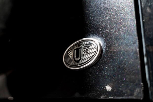 Land Rover Defender 90 V8. URBAN WIDETRACK KIT. MILLTEK EXHAUST. FIXED SIDE STEPS. PANO ROOF. 5