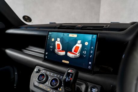 Land Rover Defender 90 V8. URBAN WIDETRACK KIT. MILLTEK EXHAUST. FIXED SIDE STEPS. PANO ROOF. 31