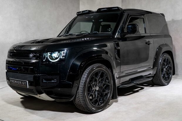 Land Rover Defender 90 V8. URBAN WIDETRACK KIT. MILLTEK EXHAUST. FIXED SIDE STEPS. PANO ROOF. 1