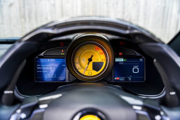 Ferrari Portofino FULL FSH. PASSENGER DISPLAY. SPORTS EXHAUST. MAGNERIDE SUSPENSION. 4