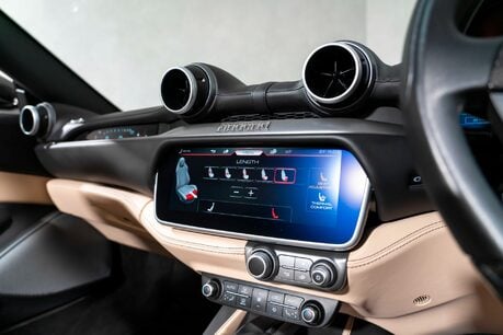 Ferrari Portofino FULL FSH. PASSENGER DISPLAY. SPORTS EXHAUST. MAGNERIDE SUSPENSION. 44