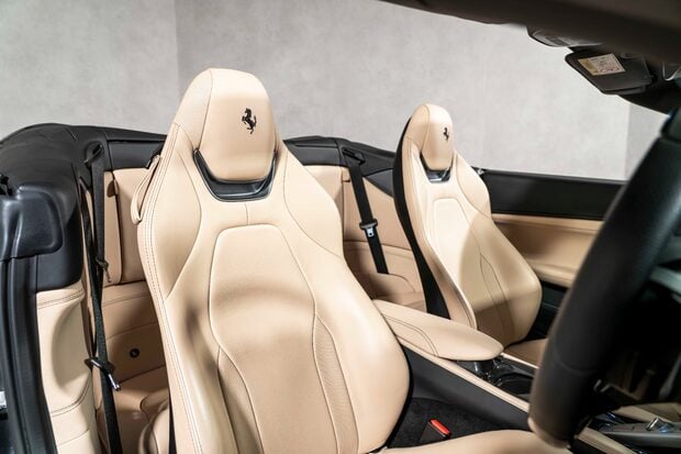 Ferrari Portofino FULL FSH. PASSENGER DISPLAY. SPORTS EXHAUST. MAGNERIDE SUSPENSION. 2