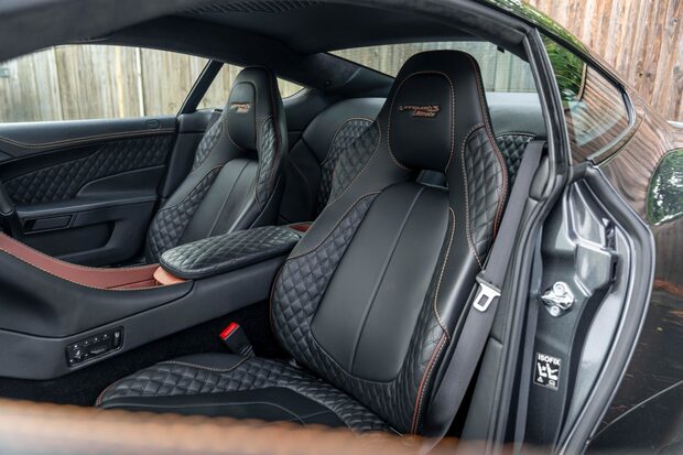 Aston Martin Vanquish V12 S ULTIMATE. EXCELLENT EXAMPLE. 1 OF 175 EXAMPLES. FULL ASH. FULL PPF. 2