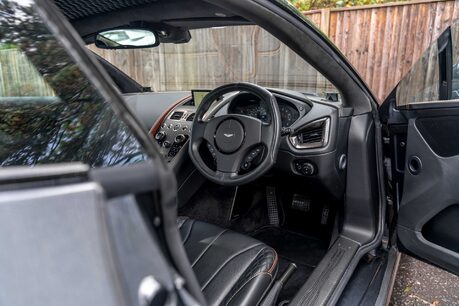 Aston Martin Vanquish V12 S ULTIMATE. EXCELLENT EXAMPLE. 1 OF 175 EXAMPLES. FULL ASH. FULL PPF. 8