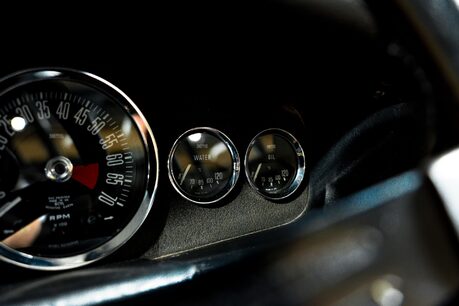 Aston Martin DBS V8 SERIES 1. EXTENSIVE HISTORY PORTFOLIO. 3-SPEED AUTO. CONOLLY INTERIOR. 28