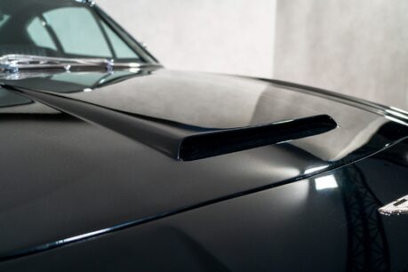 Aston Martin DBS V8 SERIES 1. EXTENSIVE HISTORY PORTFOLIO. 3-SPEED AUTO. CONOLLY INTERIOR. 41