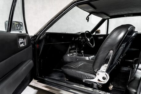 Aston Martin DBS V8 SERIES 1. EXTENSIVE HISTORY PORTFOLIO. 3-SPEED AUTO. CONOLLY INTERIOR. 15