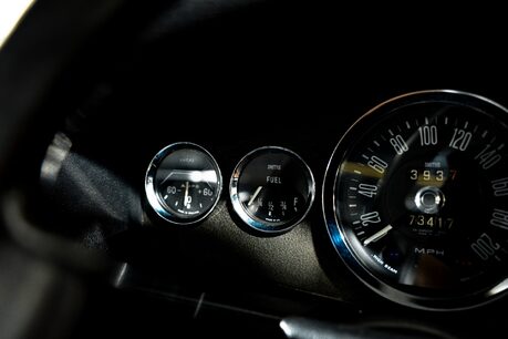 Aston Martin DBS V8 SERIES 1. EXTENSIVE HISTORY PORTFOLIO. 3-SPEED AUTO. CONOLLY INTERIOR. 27