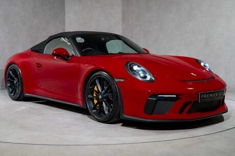 Porsche 911 SPEEDSTER. 1 OF 1948 EXAMPLES. SPORTS CHRONO. CARBON FIBRE INTERIOR. BOSE. 9