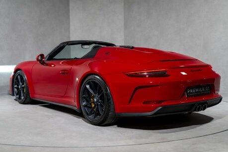 Porsche 911 SPEEDSTER. 1 OF 1948 EXAMPLES. SPORTS CHRONO. CARBON FIBRE INTERIOR. BOSE. 6