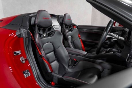 Porsche 911 SPEEDSTER. 1 OF 1948 EXAMPLES. SPORTS CHRONO. CARBON FIBRE INTERIOR. BOSE. 23