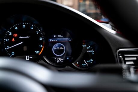 Porsche 911 SPEEDSTER. 1 OF 1948 EXAMPLES. SPORTS CHRONO. CARBON FIBRE INTERIOR. BOSE. 36