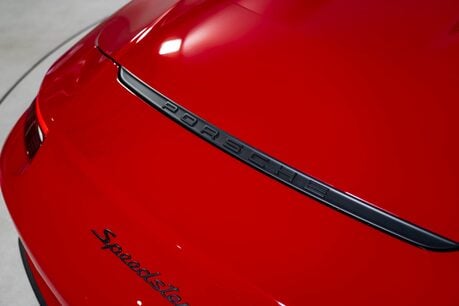 Porsche 911 SPEEDSTER. 1 OF 1948 EXAMPLES. SPORTS CHRONO. CARBON FIBRE INTERIOR. BOSE. 61