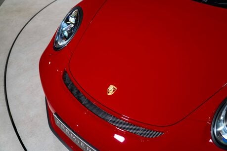 Porsche 911 SPEEDSTER. 1 OF 1948 EXAMPLES. SPORTS CHRONO. CARBON FIBRE INTERIOR. BOSE. 15