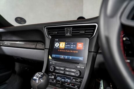 Porsche 911 SPEEDSTER. 1 OF 1948 EXAMPLES. SPORTS CHRONO. CARBON FIBRE INTERIOR. BOSE. 48