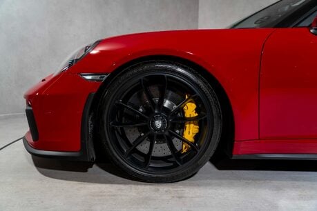 Porsche 911 SPEEDSTER. 1 OF 1948 EXAMPLES. SPORTS CHRONO. CARBON FIBRE INTERIOR. BOSE. 16