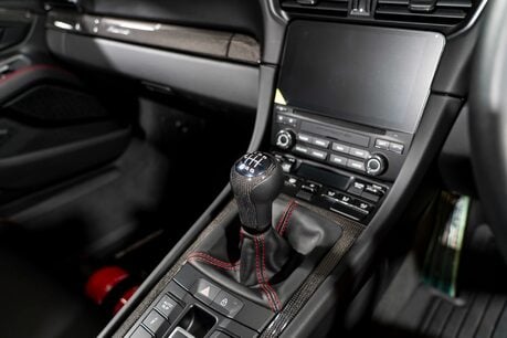 Porsche 911 SPEEDSTER. 1 OF 1948 EXAMPLES. SPORTS CHRONO. CARBON FIBRE INTERIOR. BOSE. 43