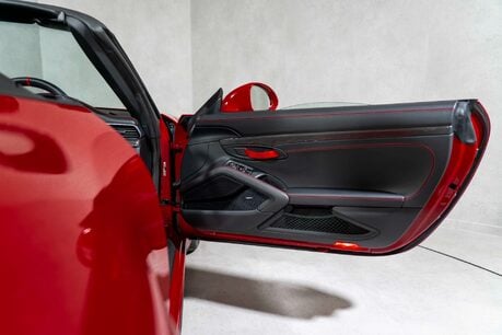 Porsche 911 SPEEDSTER. 1 OF 1948 EXAMPLES. SPORTS CHRONO. CARBON FIBRE INTERIOR. BOSE. 21