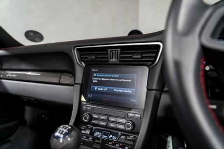 Porsche 911 SPEEDSTER. 1 OF 1948 EXAMPLES. SPORTS CHRONO. CARBON FIBRE INTERIOR. BOSE. 51