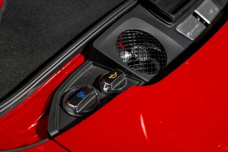 Porsche 911 SPEEDSTER. 1 OF 1948 EXAMPLES. SPORTS CHRONO. CARBON FIBRE INTERIOR. BOSE. 71