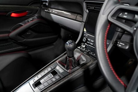 Porsche 911 SPEEDSTER. 1 OF 1948 EXAMPLES. SPORTS CHRONO. CARBON FIBRE INTERIOR. BOSE. 42