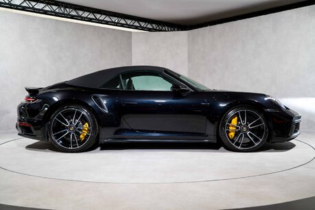 Porsche 911 TURBO S PDK. SPORTS CHRONO. HEATED & VENTILATED SEATS. PCCBS. SPORT EXHAUST 10