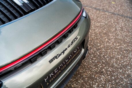Porsche 911 TARGA 4 GTS PDK. WARRANTY. TRUFFLE BROWN INTERIOR. SPORTS SEATS. LIFT. BOSE 6