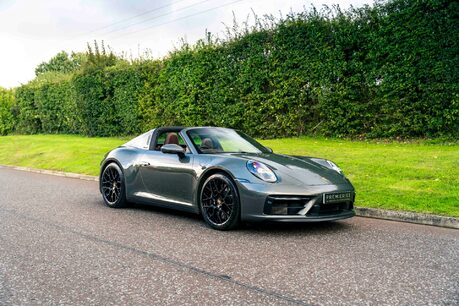 Porsche 911 TARGA 4 GTS PDK. WARRANTY. TRUFFLE BROWN INTERIOR. SPORTS SEATS. LIFT. BOSE 4