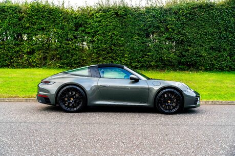 Porsche 911 TARGA 4 GTS PDK. WARRANTY. TRUFFLE BROWN INTERIOR. SPORTS SEATS. LIFT. BOSE 5