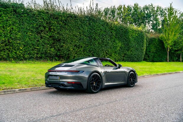 Porsche 911 TARGA 4 GTS PDK. WARRANTY. TRUFFLE BROWN INTERIOR. SPORTS SEATS. LIFT. BOSE 4