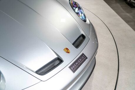 Porsche 911 GT3 TOURING. SPORTS CHRONO PACK. MATTE CARBON INTERIOR. LIFT. PCCBS. BOSE. 38