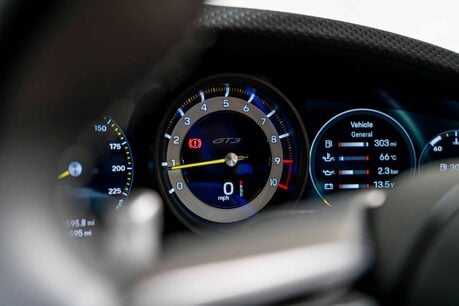 Porsche 911 GT3 TOURING. SPORTS CHRONO PACK. MATTE CARBON INTERIOR. LIFT. PCCBS. BOSE. 27