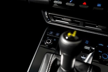 Porsche 911 GT3 TOURING. SPORTS CHRONO PACK. MATTE CARBON INTERIOR. LIFT. PCCBS. BOSE. 22