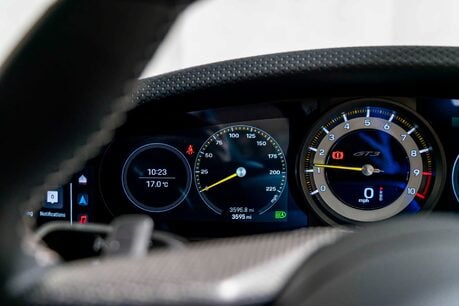 Porsche 911 GT3 TOURING. SPORTS CHRONO PACK. MATTE CARBON INTERIOR. LIFT. PCCBS. BOSE. 25