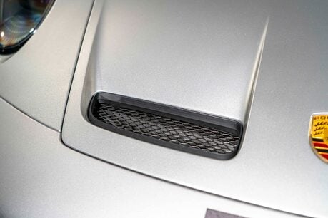 Porsche 911 GT3 TOURING. SPORTS CHRONO PACK. MATTE CARBON INTERIOR. LIFT. PCCBS. BOSE. 41