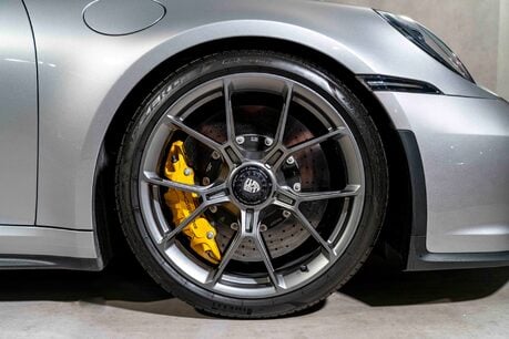 Porsche 911 GT3 TOURING. SPORTS CHRONO PACK. MATTE CARBON INTERIOR. LIFT. PCCBS. BOSE. 11