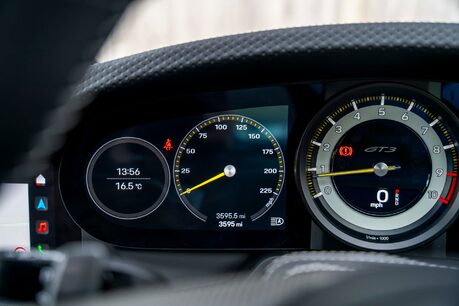 Porsche 911 GT3 TOURING. SPORTS CHRONO PACK. MATTE CARBON INTERIOR. LIFT. PCCBS. BOSE. 11
