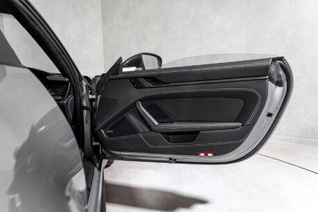 Porsche 911 GT3 TOURING. SPORTS CHRONO PACK. MATTE CARBON INTERIOR. LIFT. PCCBS. BOSE. 45