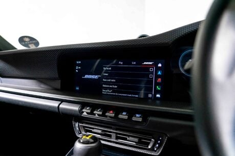 Porsche 911 GT3 TOURING. SPORTS CHRONO PACK. MATTE CARBON INTERIOR. LIFT. PCCBS. BOSE. 32