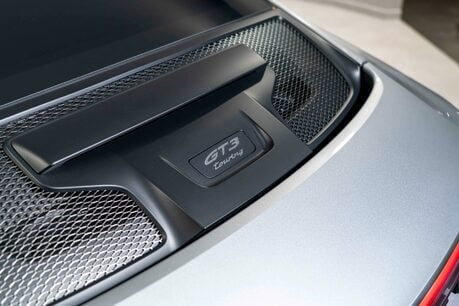 Porsche 911 GT3 TOURING. SPORTS CHRONO PACK. MATTE CARBON INTERIOR. LIFT. PCCBS. BOSE. 52