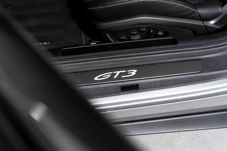 Porsche 911 GT3 TOURING. SPORTS CHRONO PACK. MATTE CARBON INTERIOR. LIFT. PCCBS. BOSE. 50
