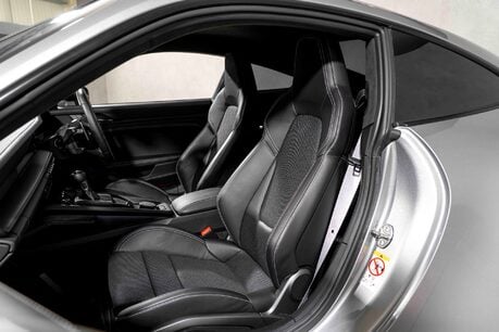 Porsche 911 GT3 TOURING. SPORTS CHRONO PACK. MATTE CARBON INTERIOR. LIFT. PCCBS. BOSE. 16