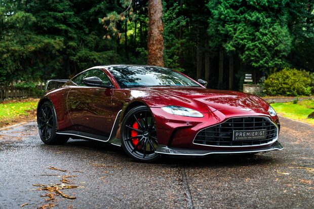 Aston Martin Vantage V12. 1 OF 333. OVER £45K IN OPTIONS. LIGHTWEIGHT PACKAGE. LIVERY PACKAGE. 1