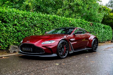 Aston Martin Vantage V12. 1 OF 333. OVER £45K IN OPTIONS. LIGHTWEIGHT PACKAGE. LIVERY PACKAGE. 2